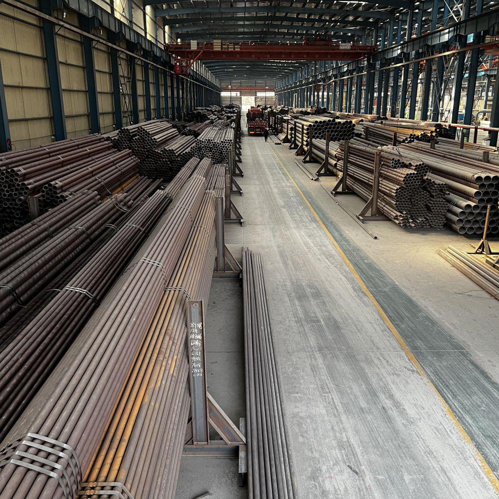 Seamless steel tube